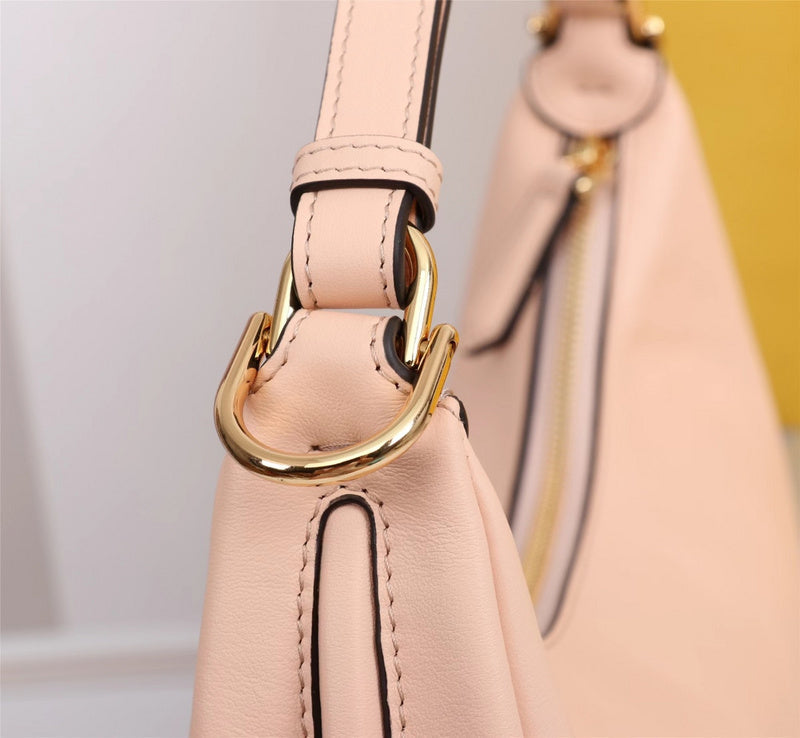 Ziva's Charm handbag – close-up view (Standard Size)