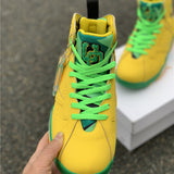 Nike Men's & Women's Designer Lifestyle Shoes — Style 032 angle view