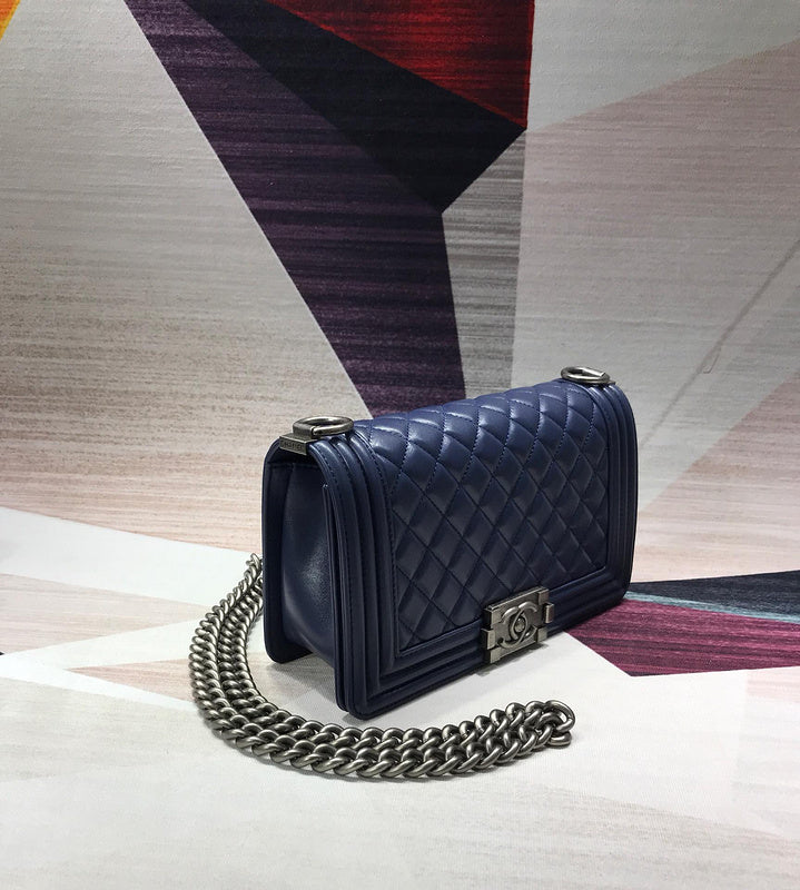  women's handbag, mid design, view 3