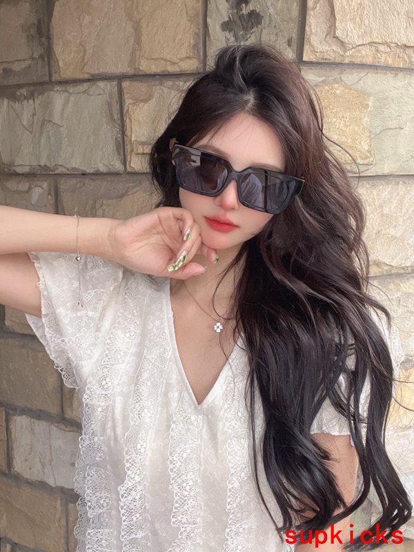Side view of Louis Vuitton unisex sunglasses