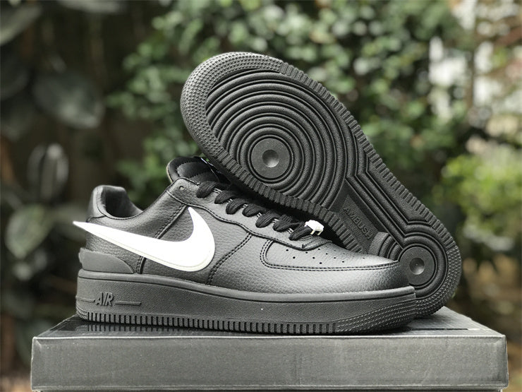 Nike fresh white-and-black luxury sneakers view 7 signature lace-up style