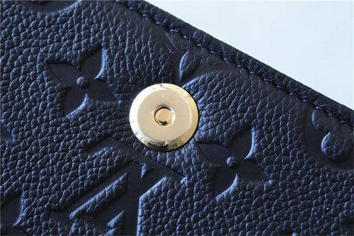  crossbody bag interior and compartment view 9