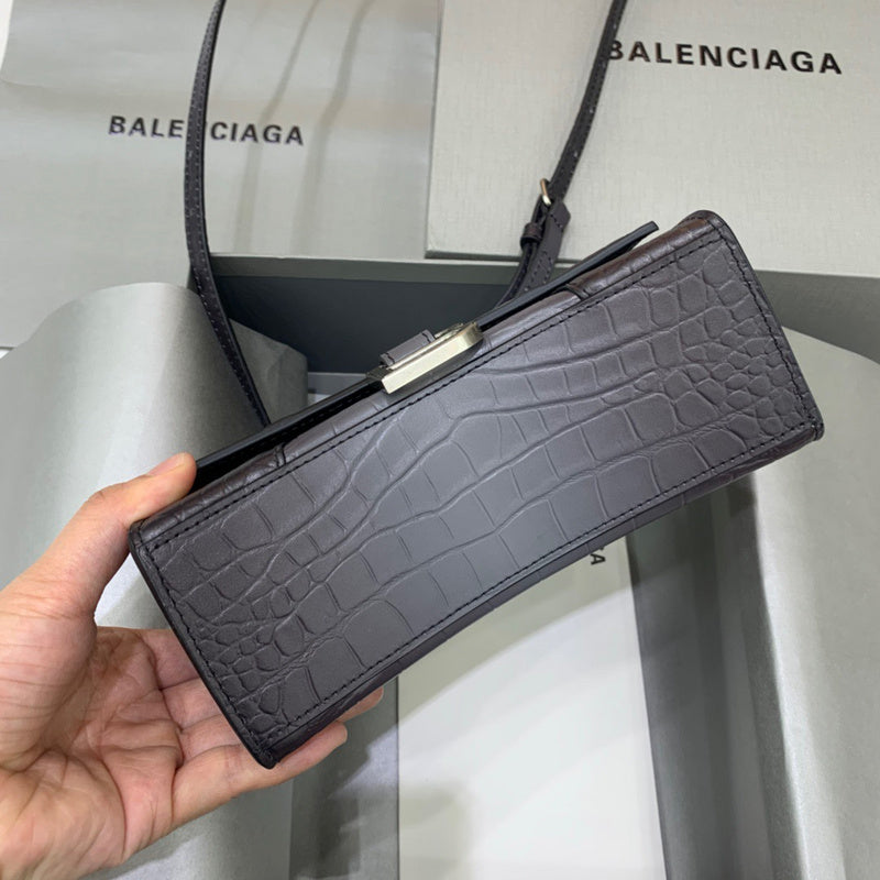 Contemporary Vegan Leather Handbag - Premium Craftsmanship Detailing | Women's Luxury Handbag #554 - hardware and detail close-up (image 5) of designer-inspired handbag