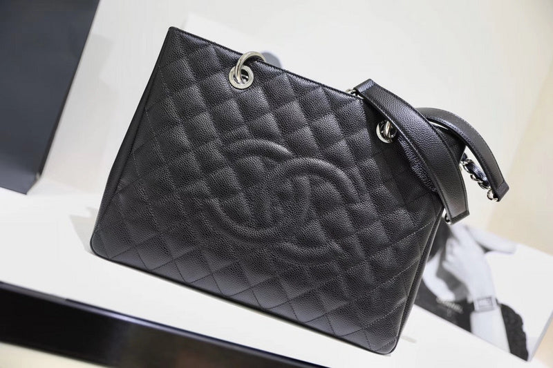  women's handbag, spacious design, view 3
