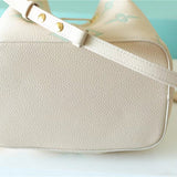  Streamlined structured bag carried on shoulder