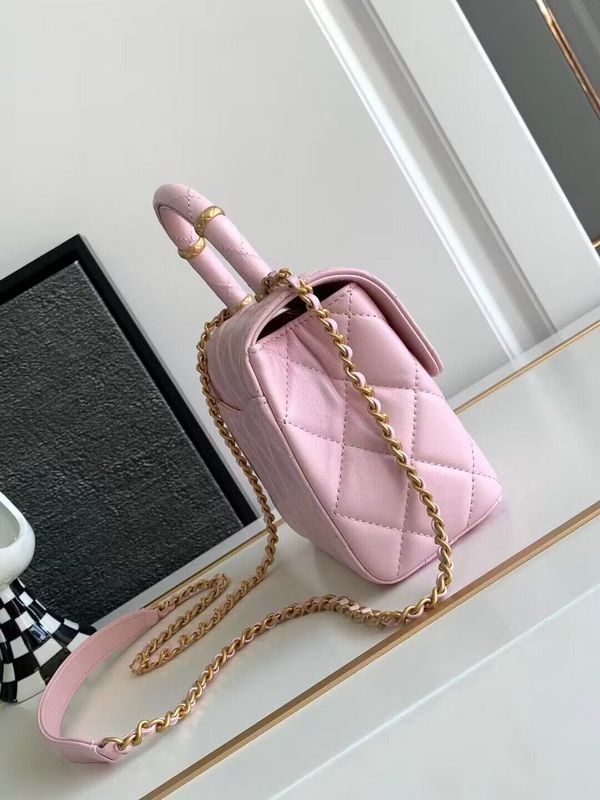 Ziva's Charm handbag – detail view (one versatile size)