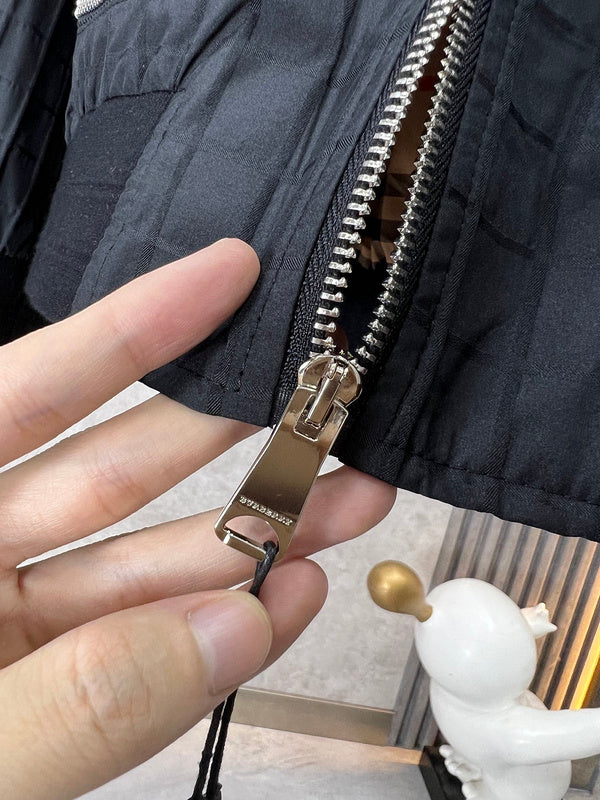 Styling view of Burberry luxury piece style No.425