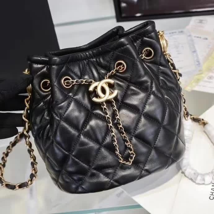 Zivas Charm Everyday Sophistication Fashion Handbag (Signature Shape & Finish) – Detail View