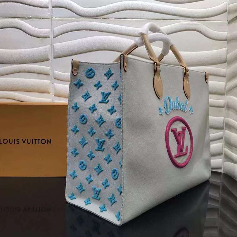 Front view of everyday-luxe polished women's handbag – women's statement bag