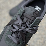 Nike Men's & Women's Premium Low-Top Trainers — Style 025 detail view
