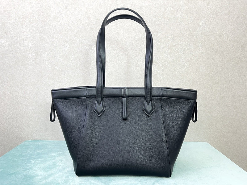 Ziva's Charm handbag – detail view (15cm*18.5cm*18cm)