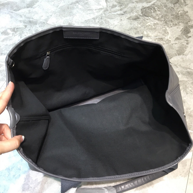 Modern Premium PU Leather Handbag - Modern Structured Build | Women's Statement Accessory #785 - close-up detail shot (image 3) of designer-inspired handbag