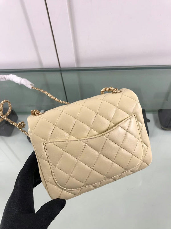Zivas Charm Understated Luxury Fashion Handbag (Refined Practical Design) – Close-Up Detail