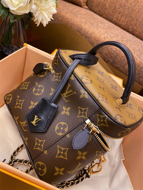  smart structured bag styled with outfit
