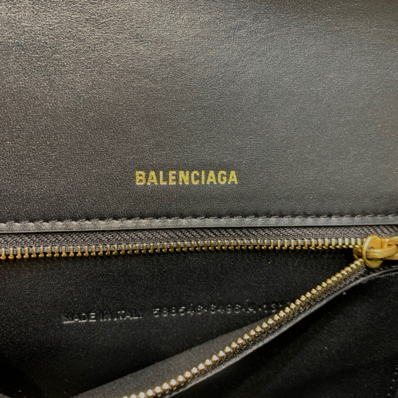 Contemporary Premium PU Leather Handbag - Versatile Everyday Design | Women's Everyday Carry Handbag #532 - texture close-up (image 9) of designer-inspired handbag