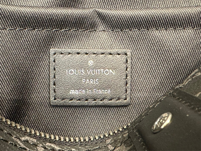  everyday bag interior and compartment view 9