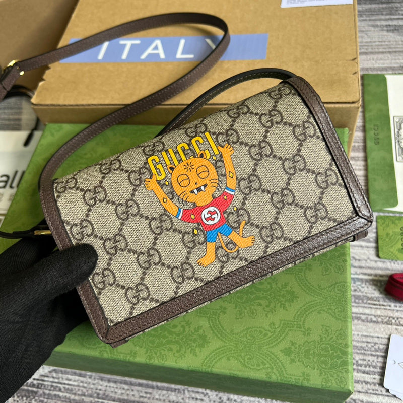 Front view of chic classic women's handbag – women's premium purse