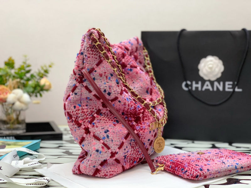 Zivas Charm Everyday Sophistication Designer Handbag (Modern Wardrobe Staple) – Close-Up Detail