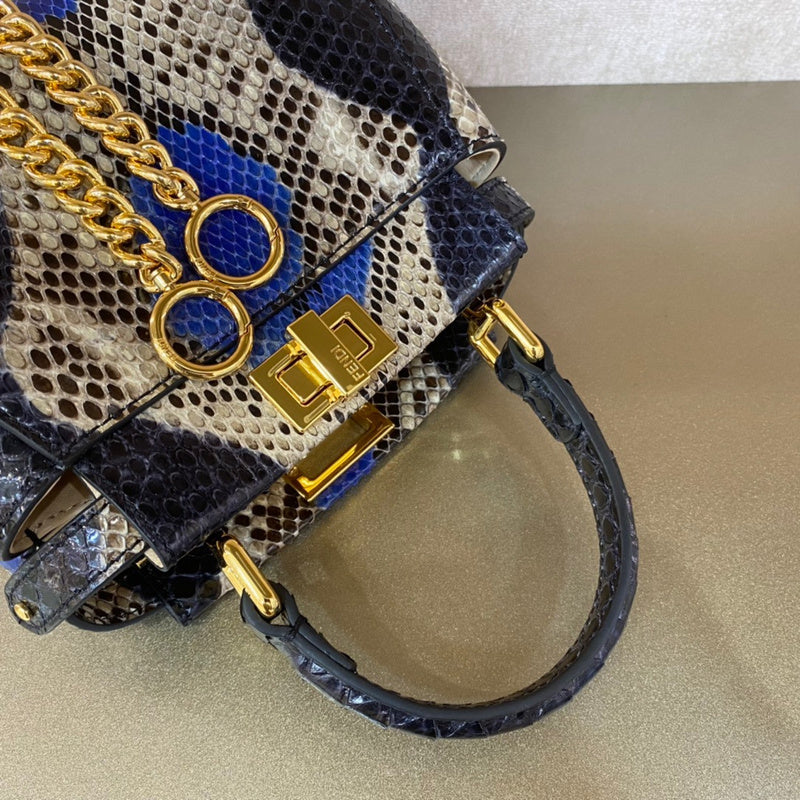 Ziva's Charm handbag – detail view (Standard Size)