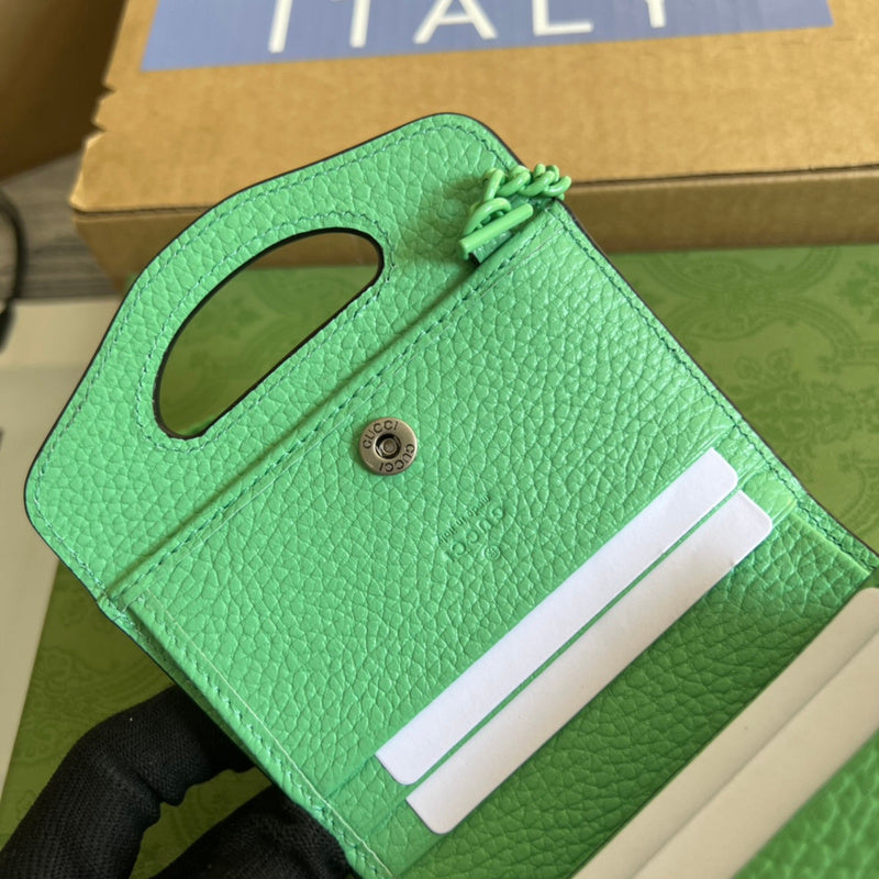 Styled lifestyle shot of sleek modern women's handbag – women's statement bag