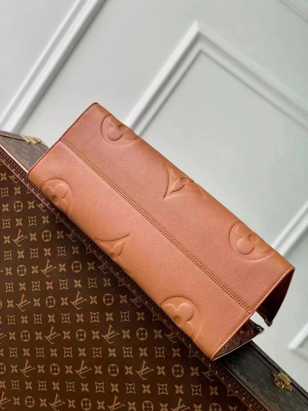 Interior view of elevated modern women's handbag – women's everyday handbag