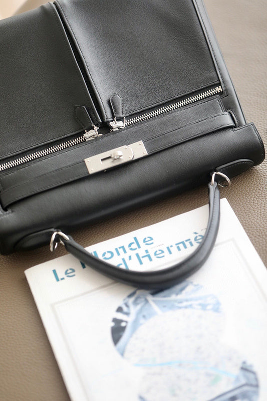Sophisticated handbag styled for everyday wear