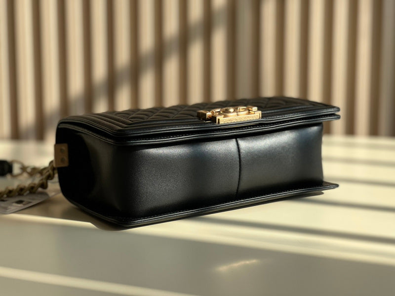  women's handbag, mid design, view 7