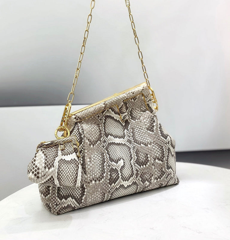 Ziva's Charm handbag – full view (11.5cm*5.5cm*10cm)