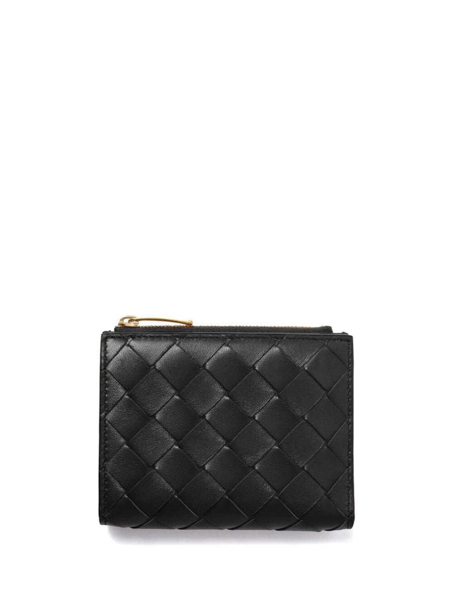 Close-up of Bottega Veneta wallets hardware and fine stitching