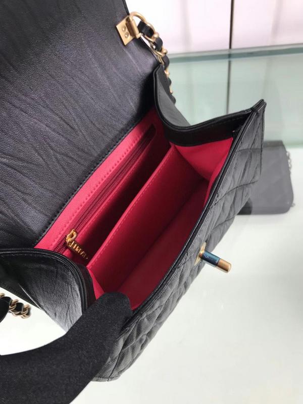 Zivas Charm Modern Edge Fashion Handbag (Versatile Style Statement) – Lifestyle Shot
