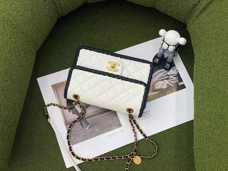  mid purse view 9