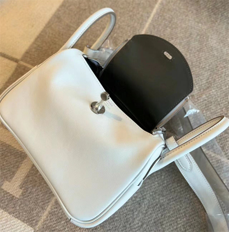 Streamlined bag women's premium everyday handbag