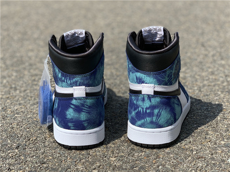 Nike Men's & Women's Designer Low-Top Shoes — Style 017 detail view