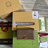Styled lifestyle shot of signature modern women's handbag – women's everyday handbag