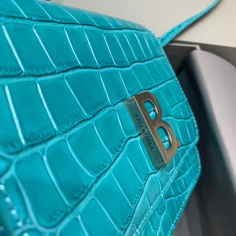 Statement Premium PU Leather Handbag - Sleek Minimalist Lines | Women's Statement Accessory #586 - hardware and detail close-up (image 5) of designer-inspired handbag