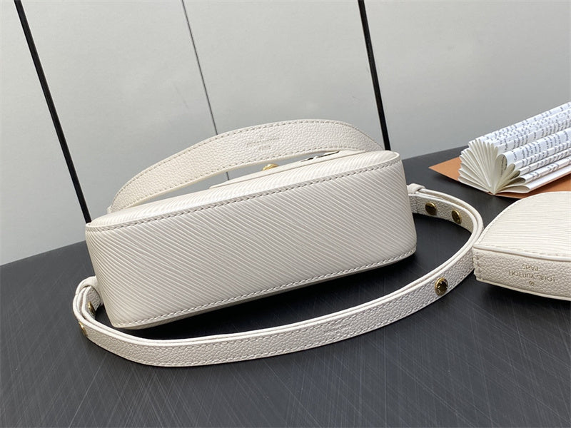  chic everyday bag styled with outfit