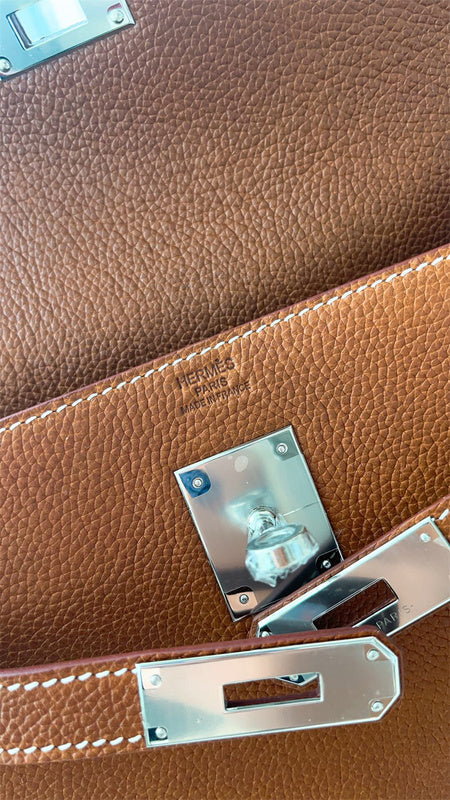  shopper bag interior and compartment view 9