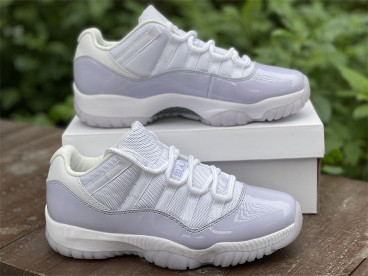 Nike Men's & Women's Iconic Street Trainers — Style 227