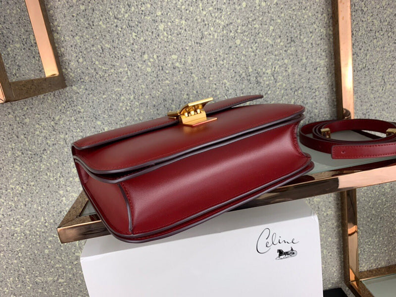 Side profile of sleek refined women's handbag – women's everyday handbag