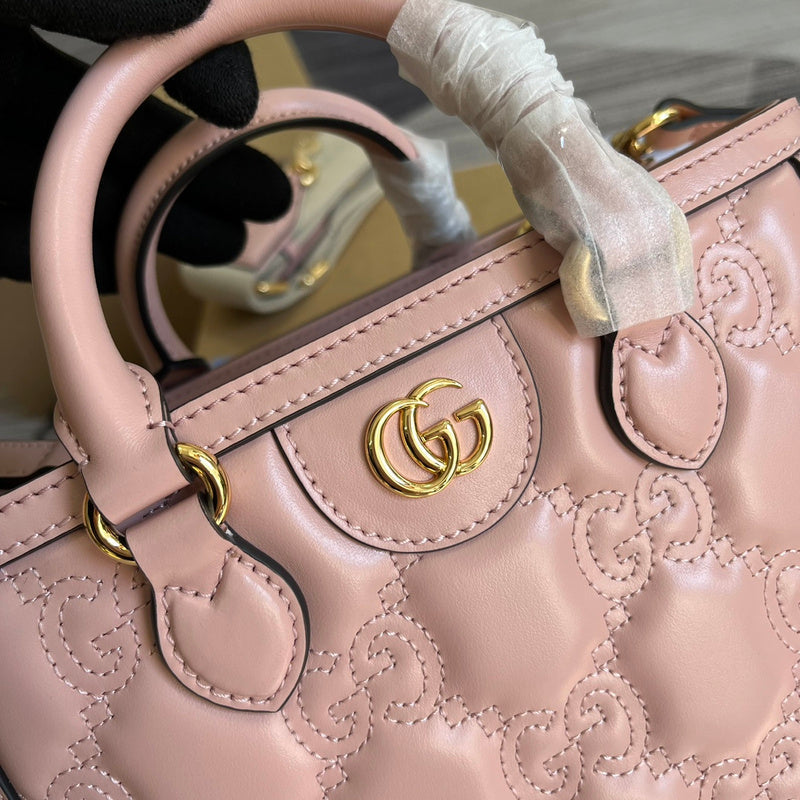 Styled lifestyle shot of modern everyday-luxe women's handbag – women's luxury accessory