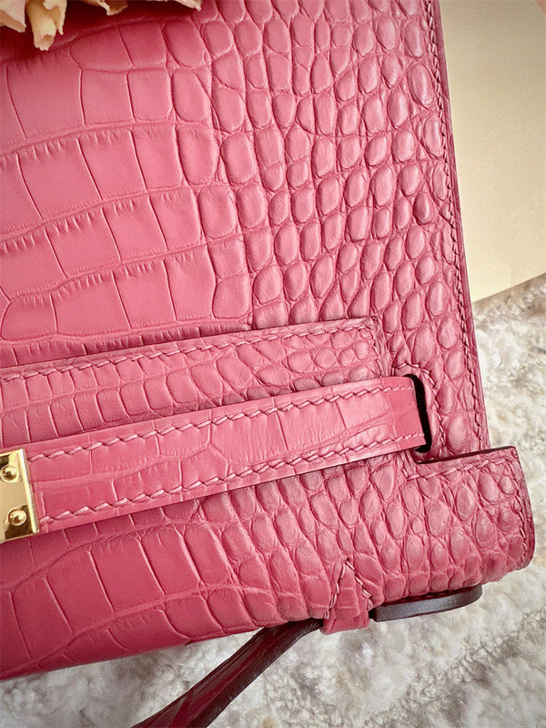  satchel interior and compartment view 9