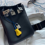  Smart tote bag front view