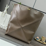 Ziva's Charm handbag – detail view (42cm*18cm*41cm)