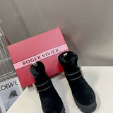 Full silhouette view of Roger Vivier luxury piece style No.077