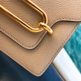  shoulder bag interior and compartment view 9