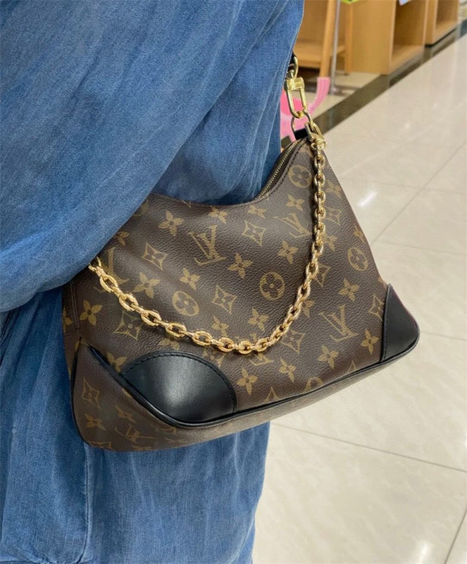  refined shopper bag styled with outfit 18