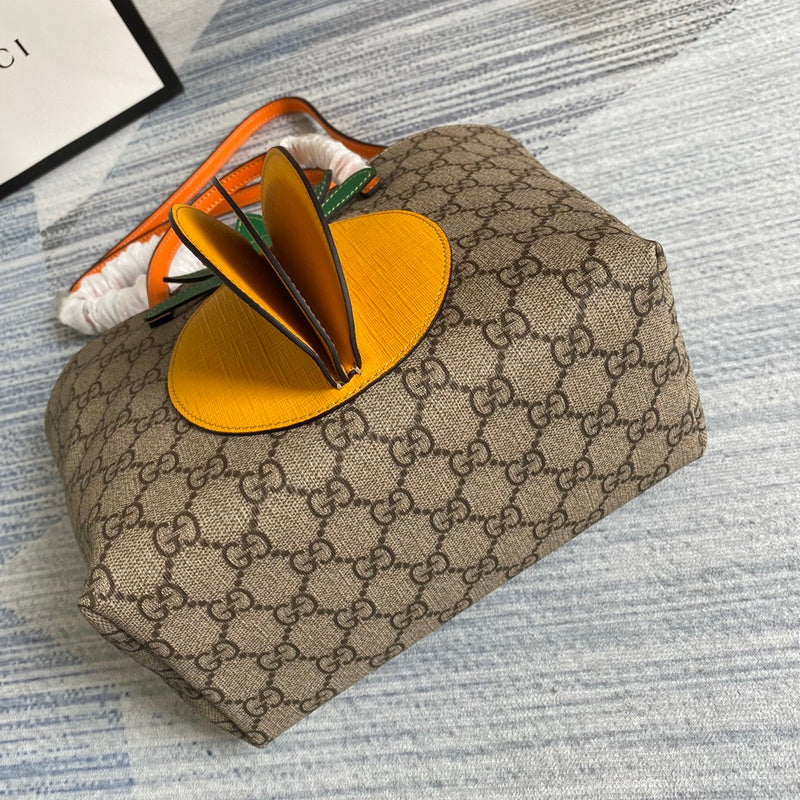 Handle and strap detail of elevated modern women's handbag – women's everyday handbag