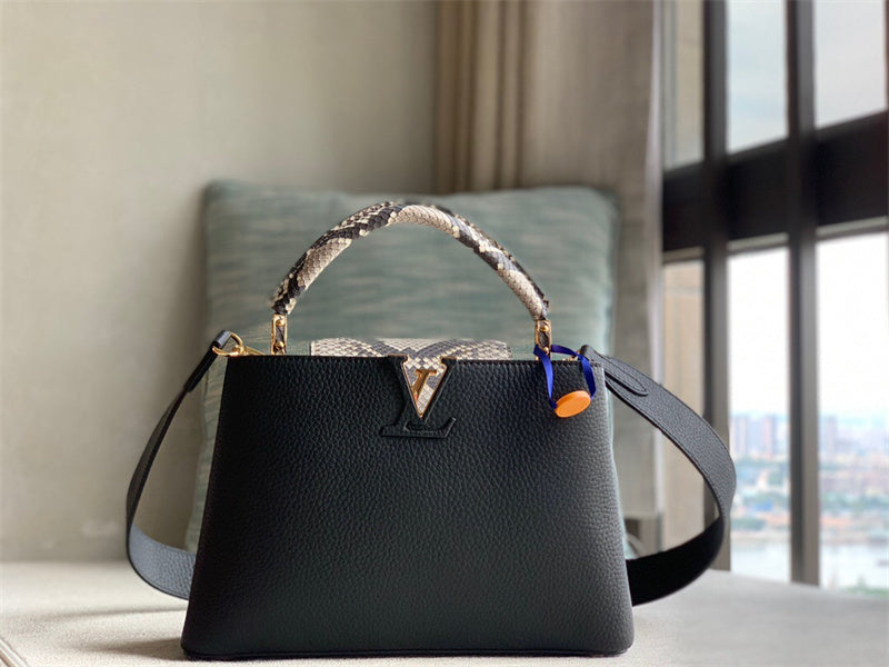  Signature shopper bag front view