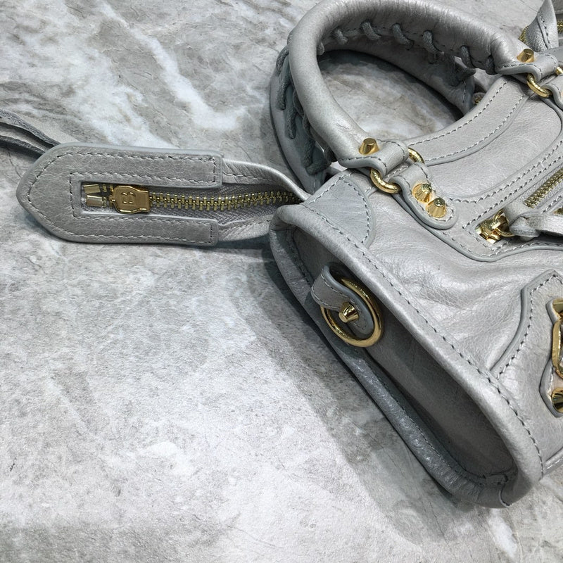 Effortless Faux Leather Handbag - Modern Structured Build | Women's Fashion Handbag #640 - texture close-up (image 9) of designer-inspired handbag