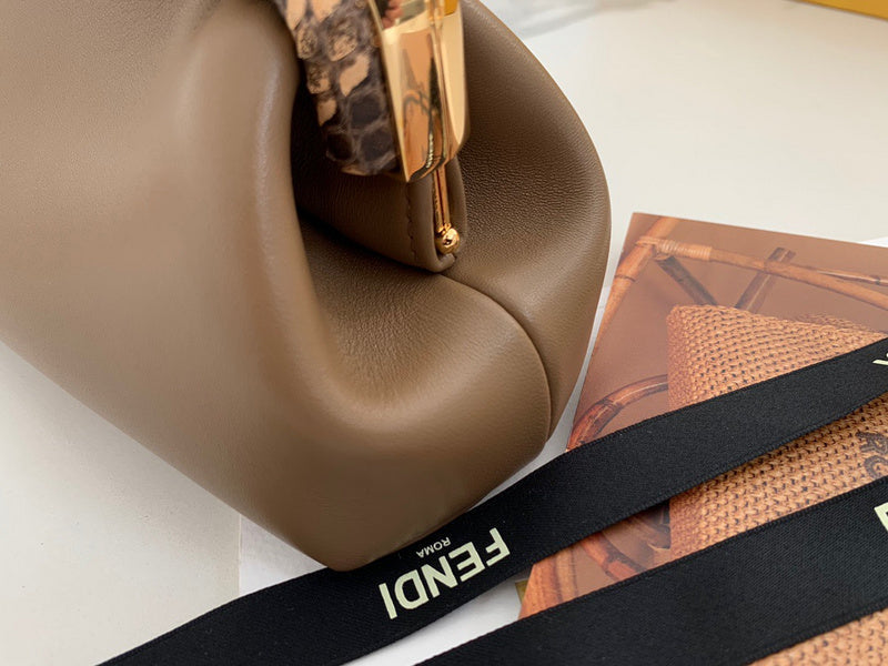 Ziva's Charm handbag – product shot (26cm*18cm*9.5cm)
